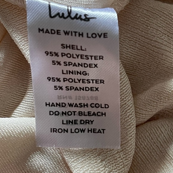 NWT Lulu’s Dreamy Date Surplice Midi Dress in Champagne Size Medium - Picture 11 of 12